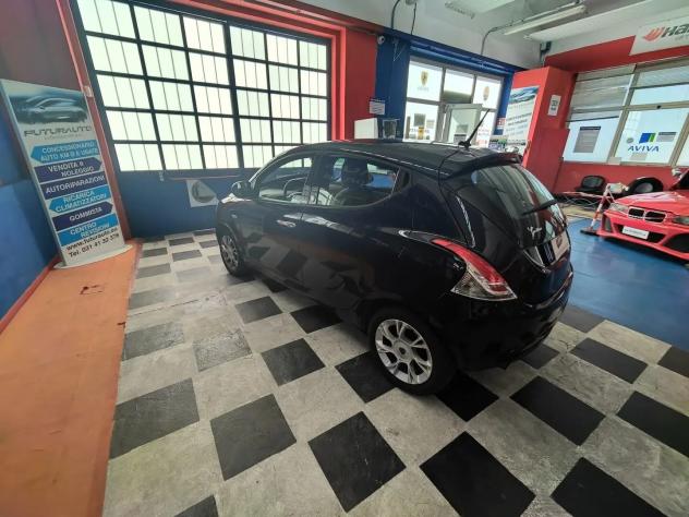 Lancia Ypsilon 5 porte NEOPATENTATO - Foto 7