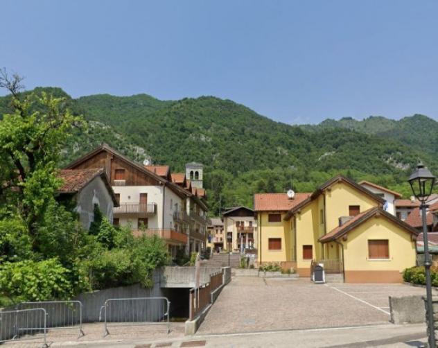 Immobile in asta di 1194 m², box auto in vendita a Barcis