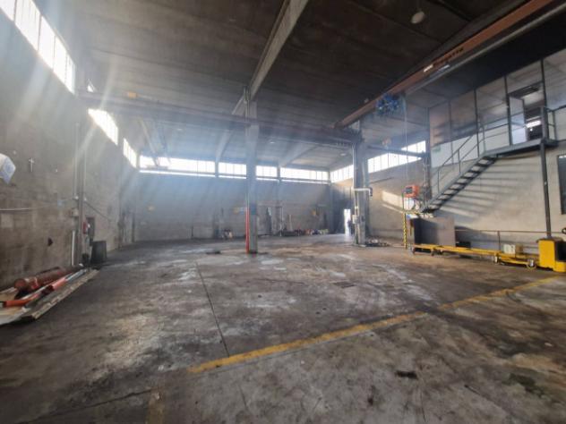 Immobile di 2400 m² con più di 5 locali in vendita a Pero - Foto 17