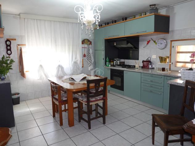Suzzara vendesi casa indipendente 6 vani 200 Mq - Foto 2