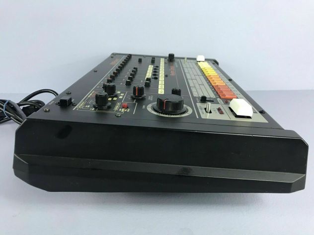 Roland TR-808 drum machine per compositore di ritmi analogic - Foto 2