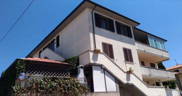 Appartamento sulle colline a 10 km dal mare