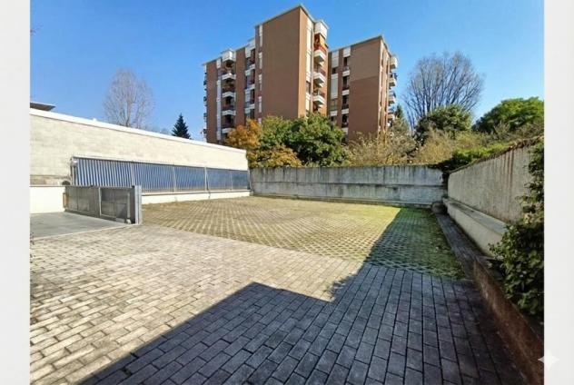 Monza Via Boito 76 vicinanze Ospedale vendesi box di 34 mq. libero subito - Foto 5