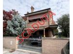Immobile in asta di 140 m², box auto in vendita a Ferrara