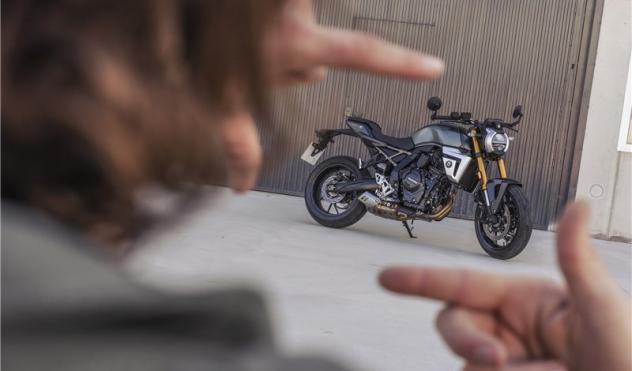 Suzuki GSX 8T RATE A PARTIRE DA € 103,50 E SENZA ANTICIPO