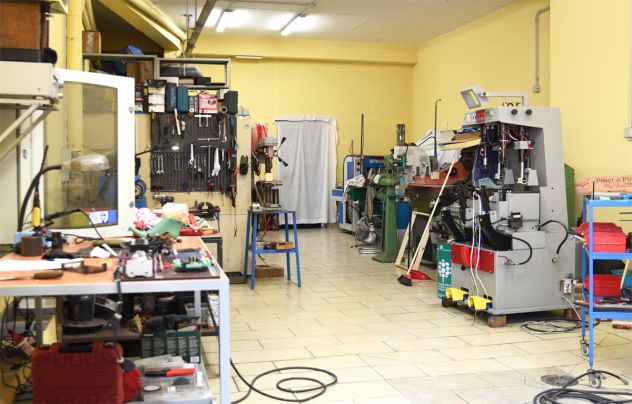 Locale ad uso artigianale nel "condominio Elettra" - Foto 2
