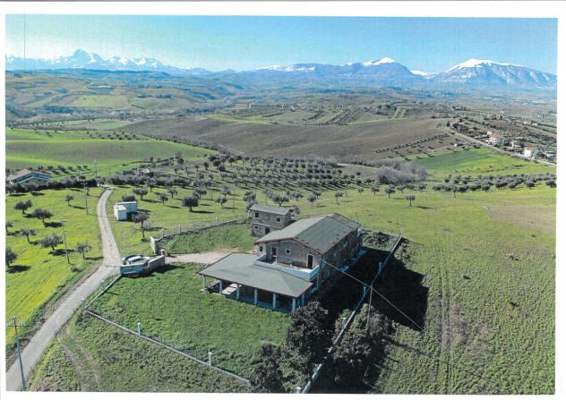 Albergo con mura in vendita a Tortoreto