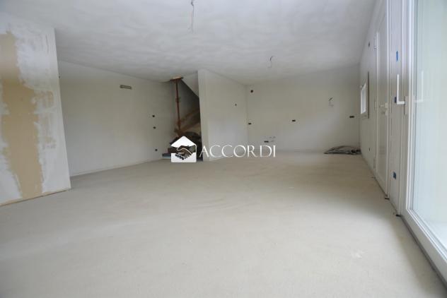 CASA INDIPENDENTE di 5 vani e di 161 mq (VEDELAGO) rif. ZI148 - Foto 2
