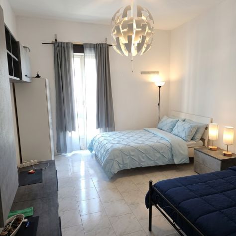 Stanza Singola con Balcone per Lavoratore 500 euro tutto incluso