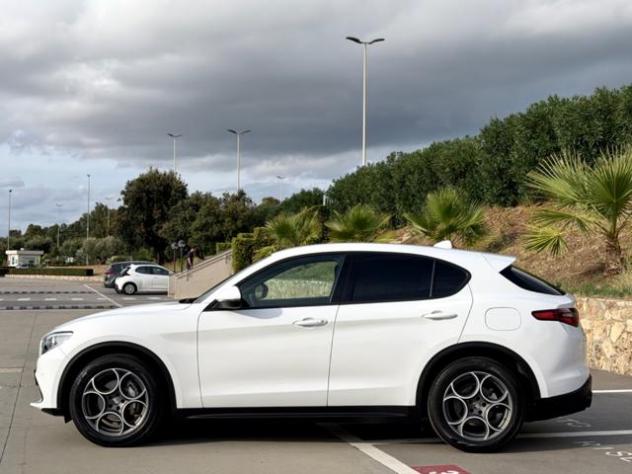 ALFA ROMEO Stelvio 190CV Q4 SPRINT+CAMBIO F1+19''+RCAM+VETRISCURI rif. 24127818 - Foto 4