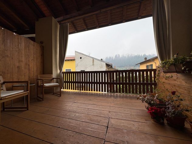 Besozzo - porzione di casa ristrutturata con box - Foto 7
