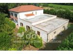 Villa di 200 m² con più di 5 locali e posto auto in vendita a Castiglion Fi &hellip;