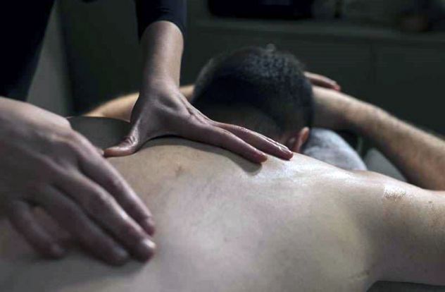 SANDRA BRAVA MASSAGGIATRICE PER RELAX E MOMENTI INDIMENTICABILI! - Foto 2 Tel:3533166212