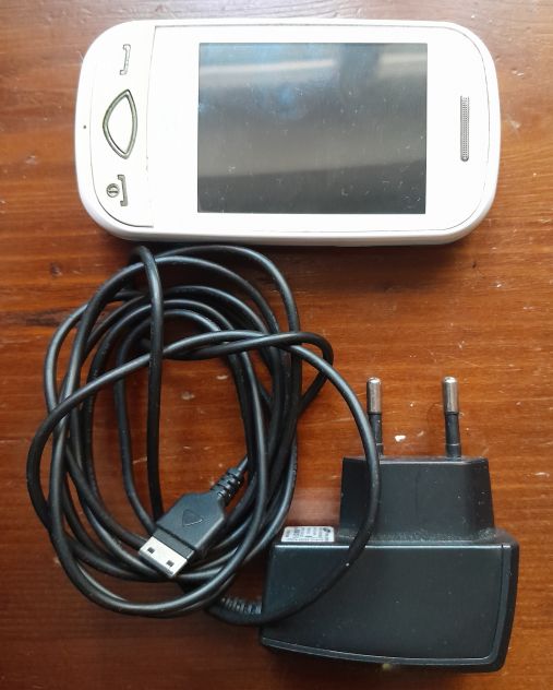 Samsung gt-b3410 non si accende da sostituire tasto accensione. Con suo caricaba
