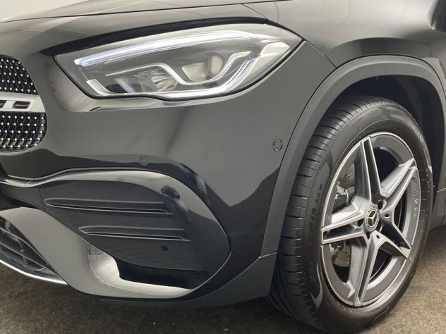 Mercedes-Benz GLA 200 d AMG Distronic telecamera posteriore LED AHK - Foto 6