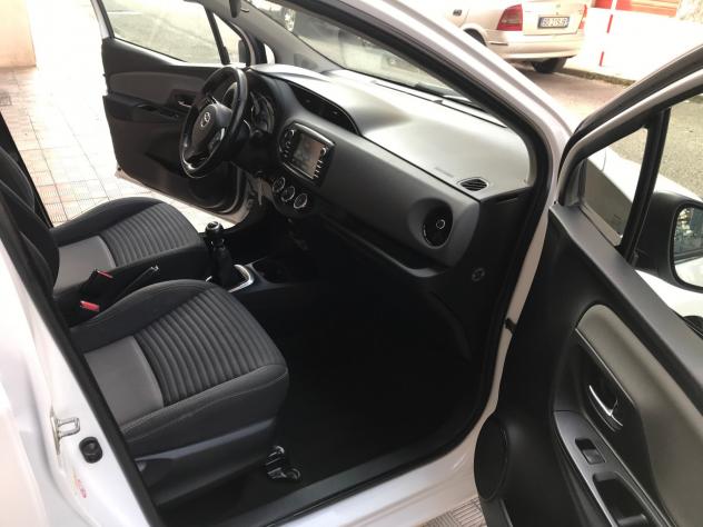 Toyota Yaris 1.4 D-4D 5 porte Lounge - Foto 9