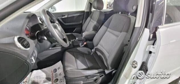 Audi A3 sportback 1.6 tdi 90 cv neopatentati 2013 - Foto 9