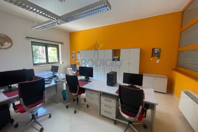 Comodo appartamento uso ufficio in vendita a Bisceglie - Foto 4