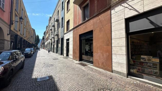 NEGOZIO DI 60 MQ CON VETRINA IN CENTRO LECCO - Foto 6