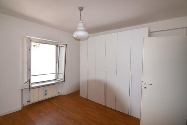 TRILOCALE SU DUE LIVELLI PARZIALMENTE ARREDATO IN CENTRO LECCO – ZONA PEDONALE - Foto 13