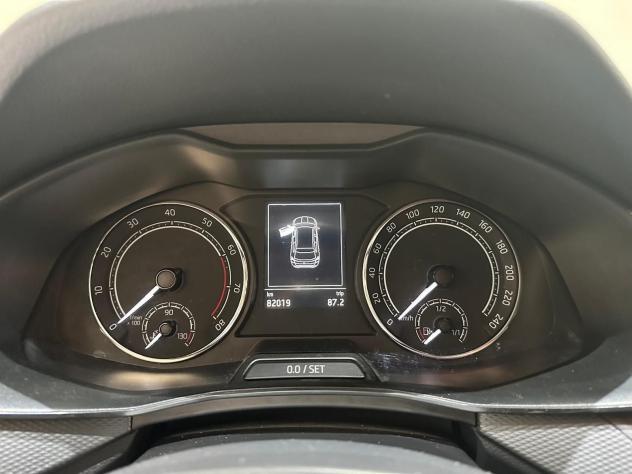 Škoda Kamiq 1.0 TSI 110cv Ambition - Foto 8