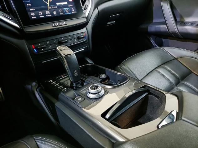 Maserati Ghibli GRANSPORT 3.0 BT V6 350CV AUT. NAV PELLE CERCHI 20 - Foto 10