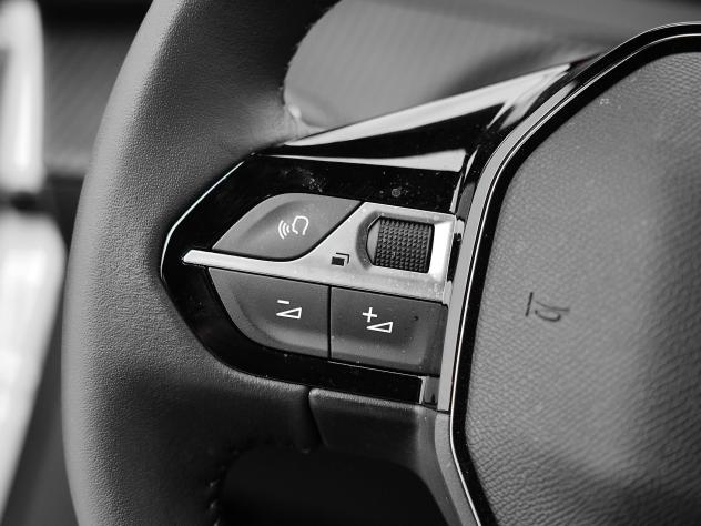 Peugeot 2008 PureTech 100 Allure S/S - Foto 10