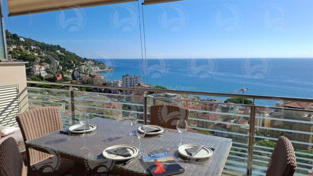 Alassio, appartamento vista mare con terrazzo vivibile, posto auto coperto e cantina - Foto 8