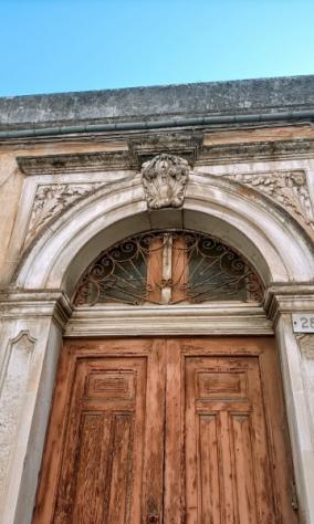 Floridia: casa indipendente nel centro storico da ristrutturare