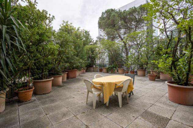 Appartamento di 170 m² con più di 5 locali e box auto doppio in vendita a Venezia
