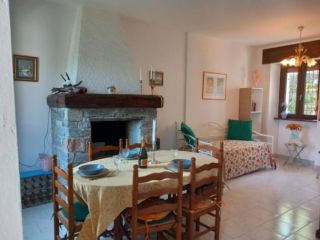 Casa indipendente di 155 m² con 4 locali in affitto a Maccagno con Pino e V …