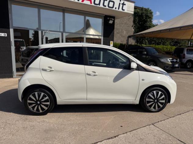 TOYOTA Aygo 1.0 VVT-i 69 CV 5 porte x-black TSS rif. 23803099 - Foto 2