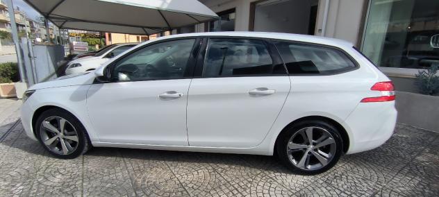 Peugeot 308 BlueHDi 130 S&S SW Allure - Foto 9