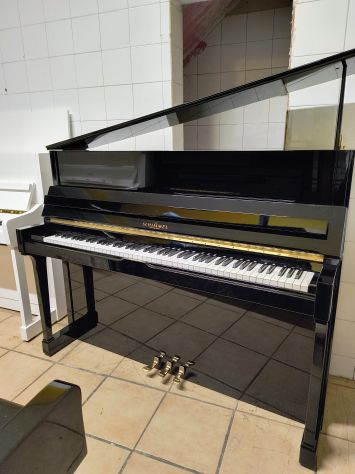 Pianoforte Schimmel 118 con campana di risonanza con trasporto e panca inclusi