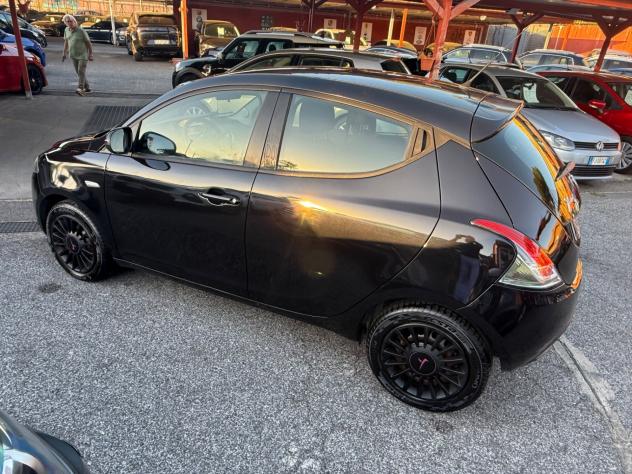Ypsilon 1.2 69 CV -Platinum-unipro-e6 -75 mila km - - Foto 4