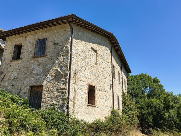 UMBRIA -CASALE SINGOLO IN PIETRA DA RIFINIRE IN BORGO INCANTATO - Foto 3