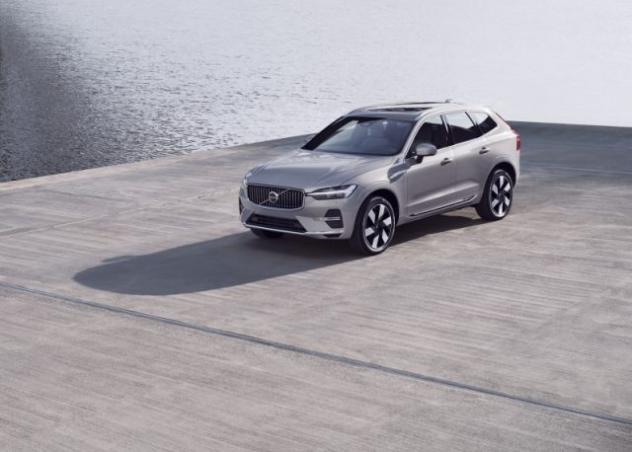 VOLVO XC60 T6 Plug-in hybrid AWD automatico Ultra Black Edit rif. 23759766 - Foto 2