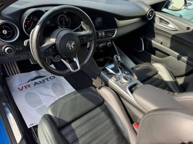 Alfa Romeo Giulia 2.0 t Veloce Q4 280cv auto FULL OPTIONAL/ TAGLIANDI UFFICIALI + 4 GOMME INVERNALI - Foto 8