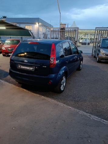 FORD Fiesta 1.4dci 68 CV 5 porte Titanium rif. 23286028 - Foto 5