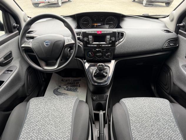 Lancia Ypsilon 1.0 Hybrid Ecochic Silver - Foto 10