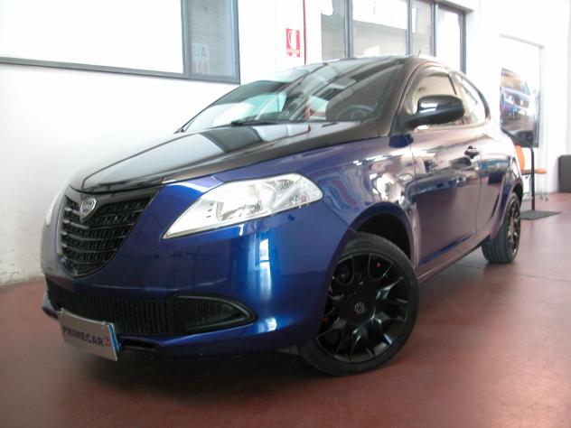Lancia Ypsilon 1.2 69 CV 5 porte S Momodesign