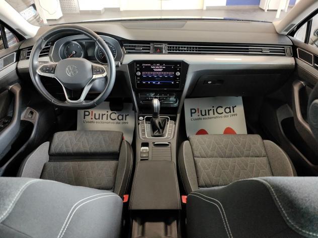 Volkswagen Passat Variant 2.0TDI 150cv Bus. DSG Navi AdaptiveCruise - Foto 3