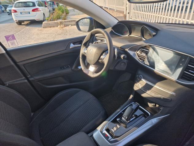 Peugeot 308 BlueHDi 130 EAT8 SW Business 2019 - Foto 5