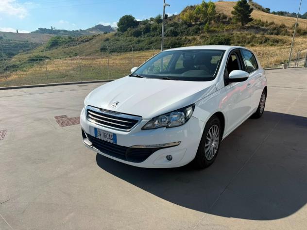 Peugeot 308 1.6 HDi 115 CV S&S Allure - Foto 2