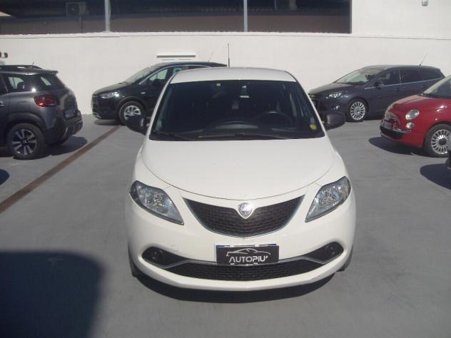 Lancia Ypsilon 1.2 69 CV 5 porte - 2017 - Foto 2