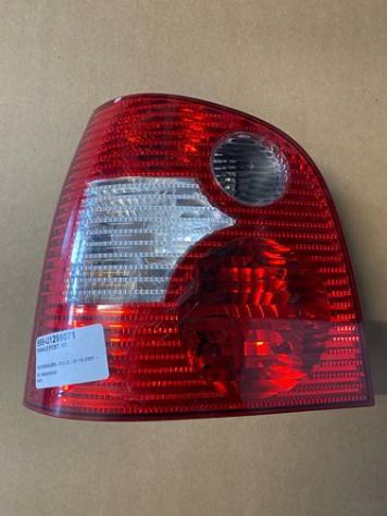 FANALE POST. SX 999-U1298071 Parti elettriche  Fanaleria  Fanali  Fanale post. sx. VOLKSWAGEN - POLO - 01-10-2001 - 01-04-2005