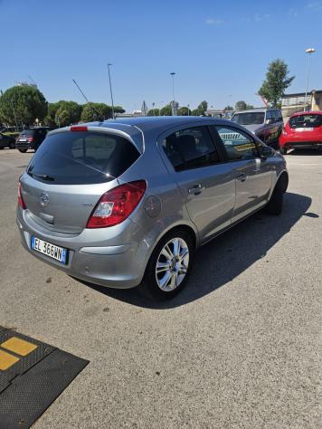 Opel Corsa 1.4 16V GPL Pari al nuovo! - Foto 3