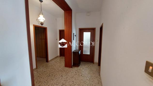 VILLA di 9 vani e di 385 mq (ALA) rif. DT133 - Foto 18