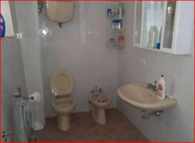 Immobile in asta di 151 m² con più di 5 locali e box auto in vendita a Sellano - Foto 14