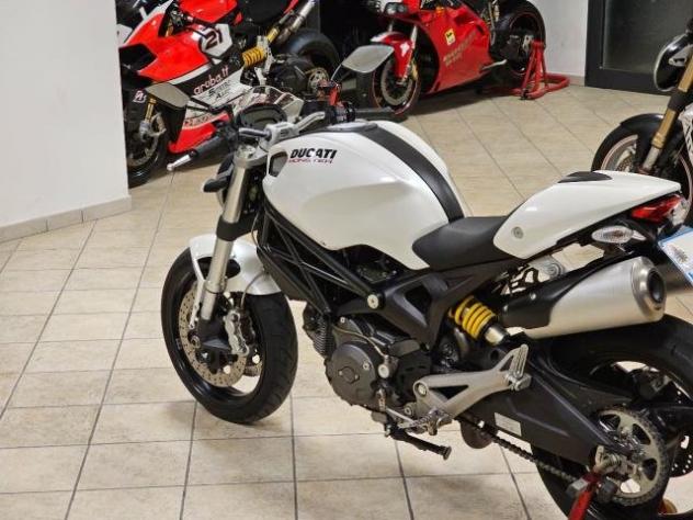DUCATI MONSTER 696+ ABS con soli 4.225 Km - Foto 9